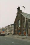 861196 Gezicht op de voorgevels van de panden Catharijnekade 9 (Westerkerk) en 10 (tijdelijk studentenhuis) in Wijk C ...